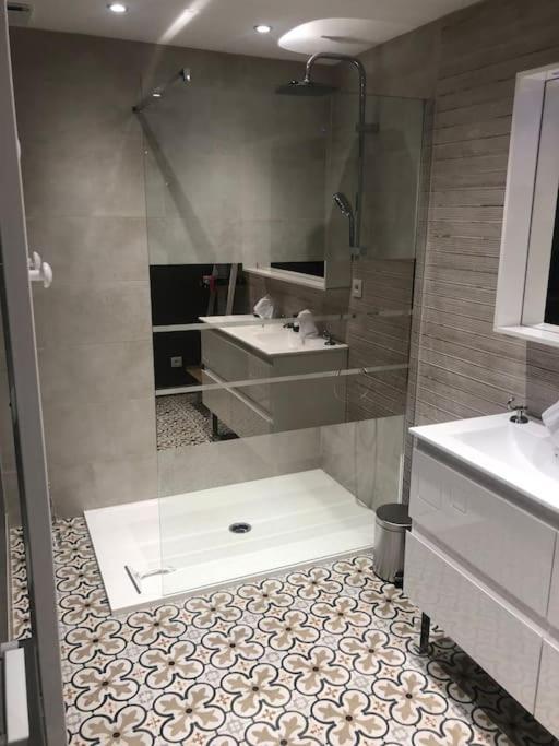 Une Maison Agreable Pour Se Detendre Saint-Quentin  Exteriér fotografie
